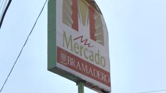 Mercado Bramadero en Iztacalco, con más de 62 años de historia, conoce cómo fue creciendo y ampliando sus servicios en voz de sus comerciantes.