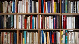 Misterio, metafísica y fascismo: libros recomendados de 'Laberinto'