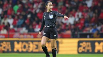 Katia Itzel García destaca entre las 10 mejores árbitras del mundo