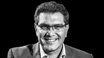 Armando Ríos Piter recomienda libros para salir de la Matrix