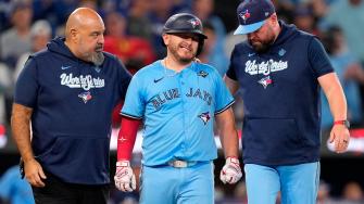 Blue Jays inhabilita a Alejandro Kirk por tiempo indefinido tras lesión