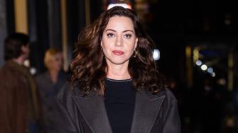 ¡Aubrey Plaza espera su primer bebé! Esto es todo lo que se sabe