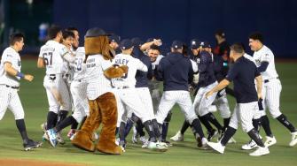Sultanes remonta y deja en el terreno al Caliente