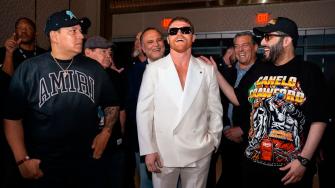 Canelo Álvarez recordó cómo salió de la escasez para vivir en la opulencia