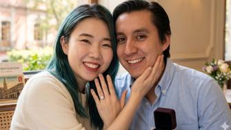 Chingu Amiga se compromete con su novio en romántico momento estilo mexicano