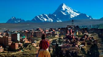 Bolivia en llamas: 8 libros clave para entender la realidad y el alma de un país