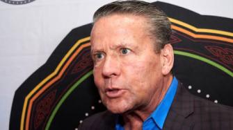 Alfredo Adame sale en defensa de José Manuel Figueroa