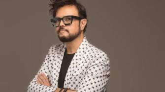 Aleks Syntek se disculpa y asegura se va de México