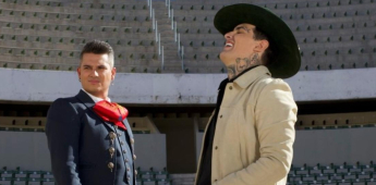 Pipe Bueno y Adriel Favela “Déjame Entrar” en versión mariachi
