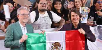 Tom Cruise se entrega a sus fans mexicanos durante premiere en CDMX