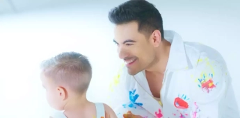 Carlos Rivera y su hijo León.