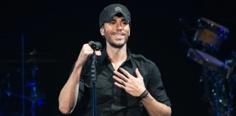 Enrique Iglesias lanza su biografía y celebra su retorno a los escenarios tras seis años