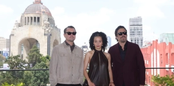 Leonardo DiCaprio llega a México para presentar Una batalla tras otra