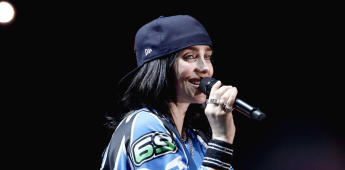 ¿Qué le pasó a Billie Eilish? La cantante es atacada durante concierto