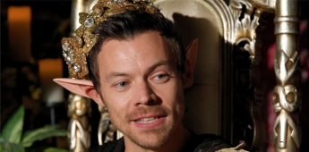 Harry Styles confiesa que se hizo un injerto capilar en plena entrevista