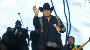 Julión Álvarez enfrenta la cancelación de su visa de trabajo y preocupa a la industria grupera