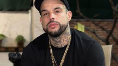 Acusan a Emiliano Aguilar de cobrar exorbitante cantidad por una entrevista: "El señor pide 40 mil pesos a los medios"