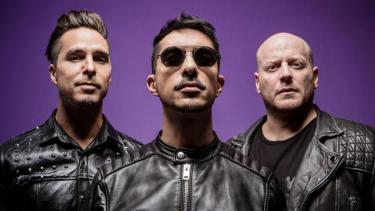 “No Importa Que El Sol Se Muera” - Moenia.