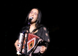 Julieta Venegas deleita a Fiestas de Octubre entre la nostalgia y novedades