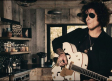 Enrique Bunbury pide a sus fans vivir el presente y guardar los celulares durante sus conciertos
