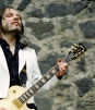 Muere Lino Nava, emblemático guitarrista de La Lupita, a los 55 años