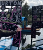 Tim Burton sorprende con paseo en Xochimilco previo a la inauguración de su exposición en CDMX