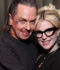 Kelly Osbourne se compromete con Sid Wilson durante concierto de Black Sabbath
