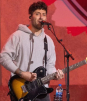 Joe Trohman se retira temporalmente de Fall Out Boy para someterse a cirugía de mano