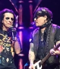 Johnny Depp sorprende en concierto de Alice Cooper para rendir homenaje a Ozzy Osbourne