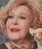 Cosita, la perrita de Silvia Pinal, llora al oler uno de los abrigos de su dueña