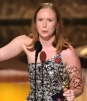Hannah Einbinder desata controversia al decir “F*ck ICE y Free Palestine” al recibir su Emmy