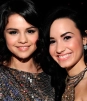 Demi Lovato deja atrás las diferencias y dedica emotivo mensaje a Selena Gómez por su compromiso