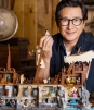 Ke Huy Quan presenta el set de 2 ,912 piezas inspirado en el clásico de los 80