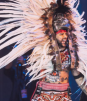 ECHANDO CHISPA: Eduin Caz se vistió de Rey Azteca para su concierto en la CDMX